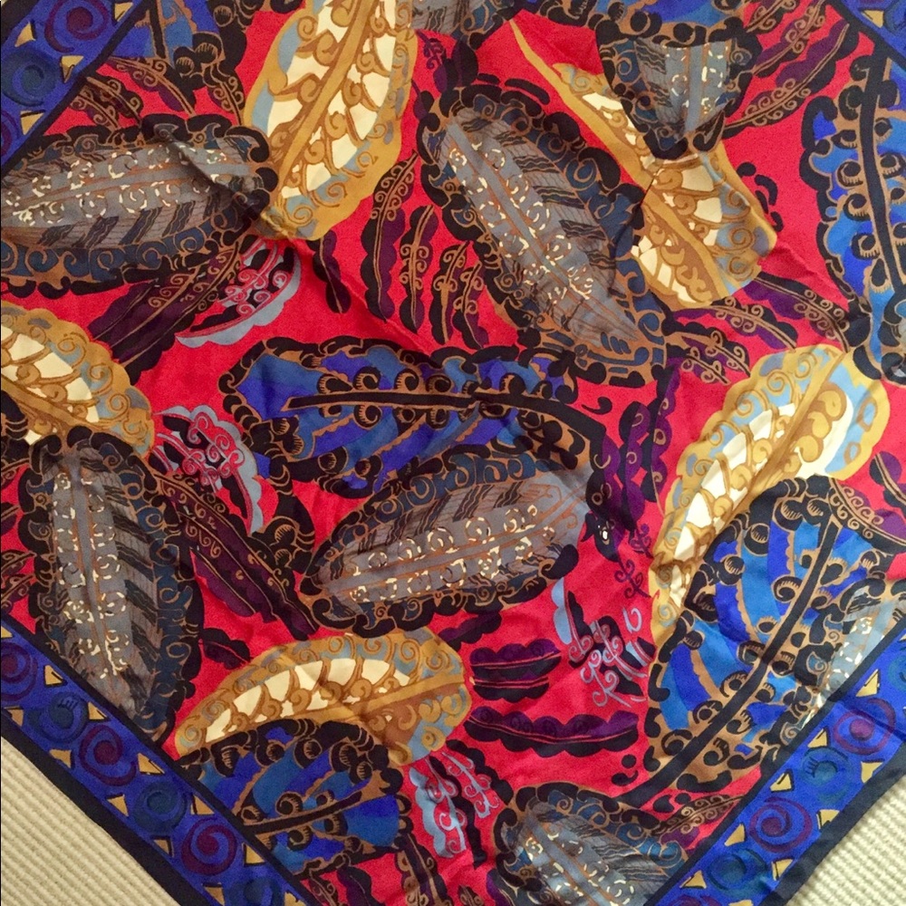33” square Perry Ellis silk scarf
